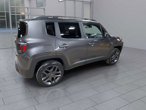 Used 2021 Jeep Renegade Latitude image 9