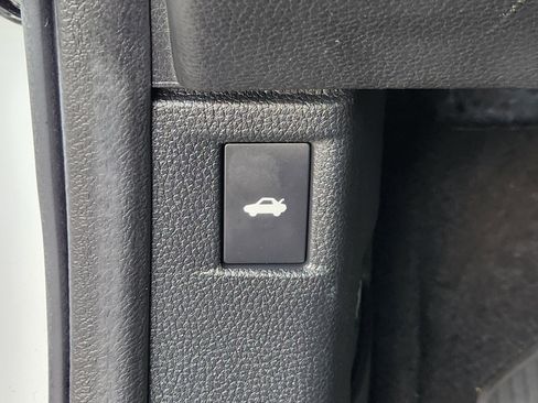 Certified 2025 Honda Accord LX image 24