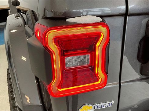 Used 2021 Jeep Wrangler Unlimited Sahara image 31