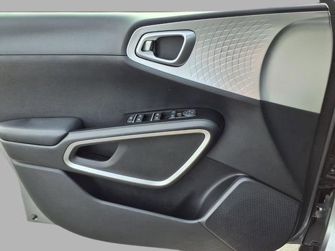 Used 2024 Kia Soul LX w/ Option Group 015 image 18