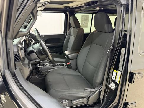 Used 2019 Jeep Wrangler Unlimited Sport S AWD/4WD image 18