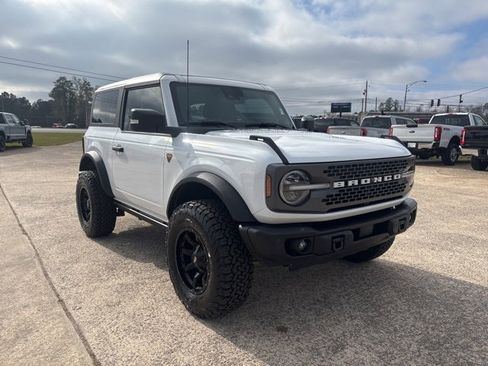 Used 2022 Ford Bronco Badlands image 2