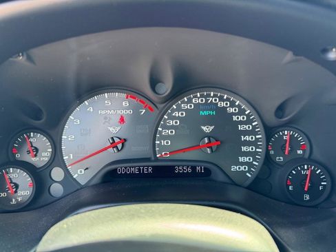 Used 2001 Chevrolet Corvette Coupe w/ Preferred Equipment Group2 RWD image 30