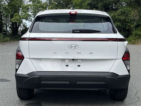New 2026 Hyundai Kona SE image 21