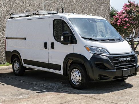 Used 2023 RAM ProMaster 2500 FWD image 6