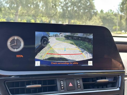Used 2025 Lexus ES 350 w/ Premium Package FWD image 19