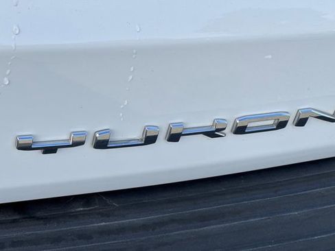Used 2024 GMC Yukon XL SLT image 27