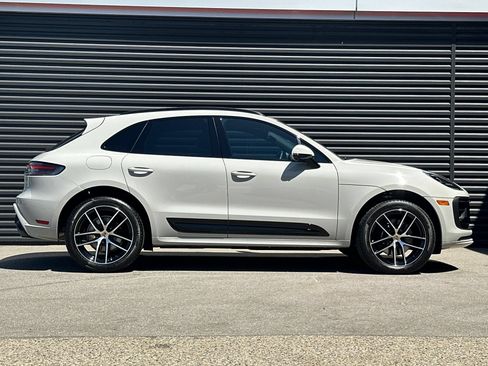 Certified 2025 Porsche Macan S AWD/4WD image 9
