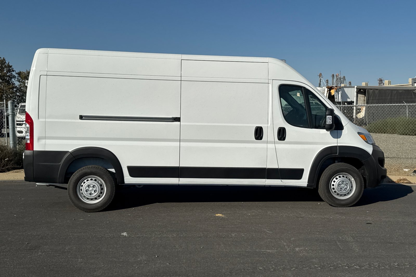 New 2027 RAM ProMaster 2500 w/ Convenience Group FWD image 2