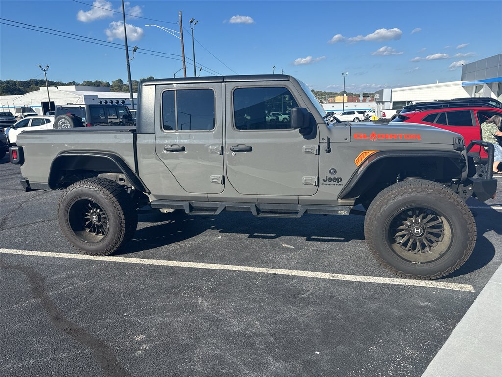 Used 2020 Jeep Gladiator Sport w/ Quick Order Package 24S AWD/4WD image 3