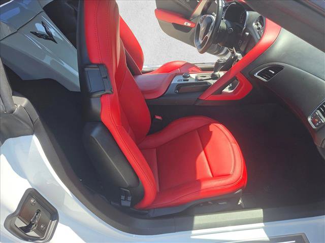 Used 2015 Chevrolet Corvette Z06 w/ 3LZ Preferred Equipment Group RWD image 21