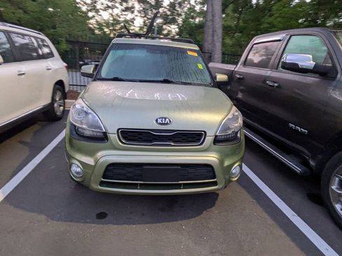Used 2013 Kia Soul ! image 2