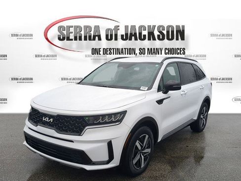Certified 2023 Kia Sorento S image 4