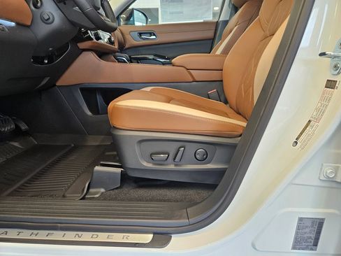 New 2026 Nissan Pathfinder Platinum w/ Cargo Package image 15