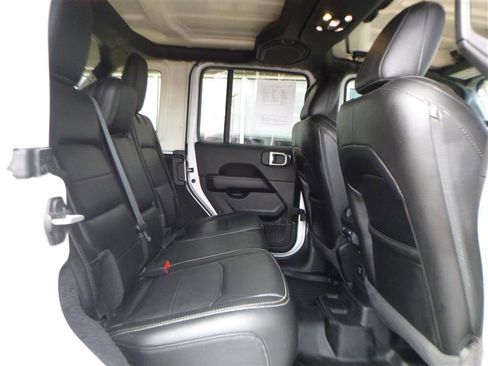 Used 2021 Jeep Wrangler Unlimited Sahara w/ Uconnect 4C Nav & Sound Group AWD/4WD image 7