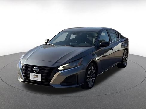 Used 2025 Nissan Altima 2.5 SV image 7