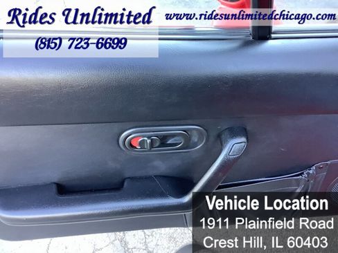 Used 1996 MAZDA MX-5 Miata RWD image 15