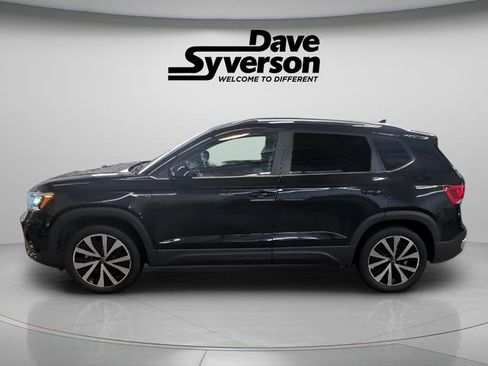 Used 2023 Volkswagen Taos SE image 13