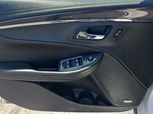 Used 2018 Chevrolet Impala LT w/ LT Leather Package FWD image 11