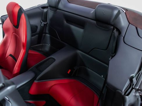 Certified 2024 Ferrari Roma Spider RWD image 44