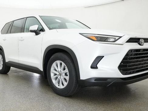 New 2026 Toyota Grand Highlander FWD image 29