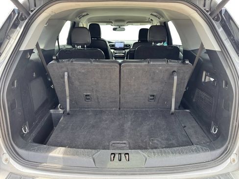 Used 2023 Ford Explorer Limited AWD/4WD image 10