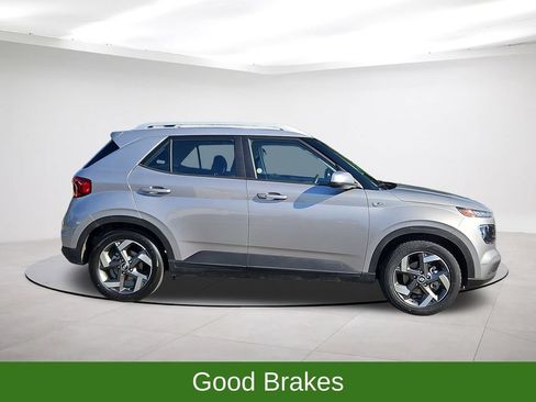 Used 2025 Hyundai Venue SEL FWD image 8