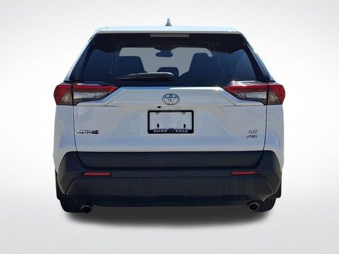 Used 2023 Toyota RAV4 LE AWD/4WD image 5