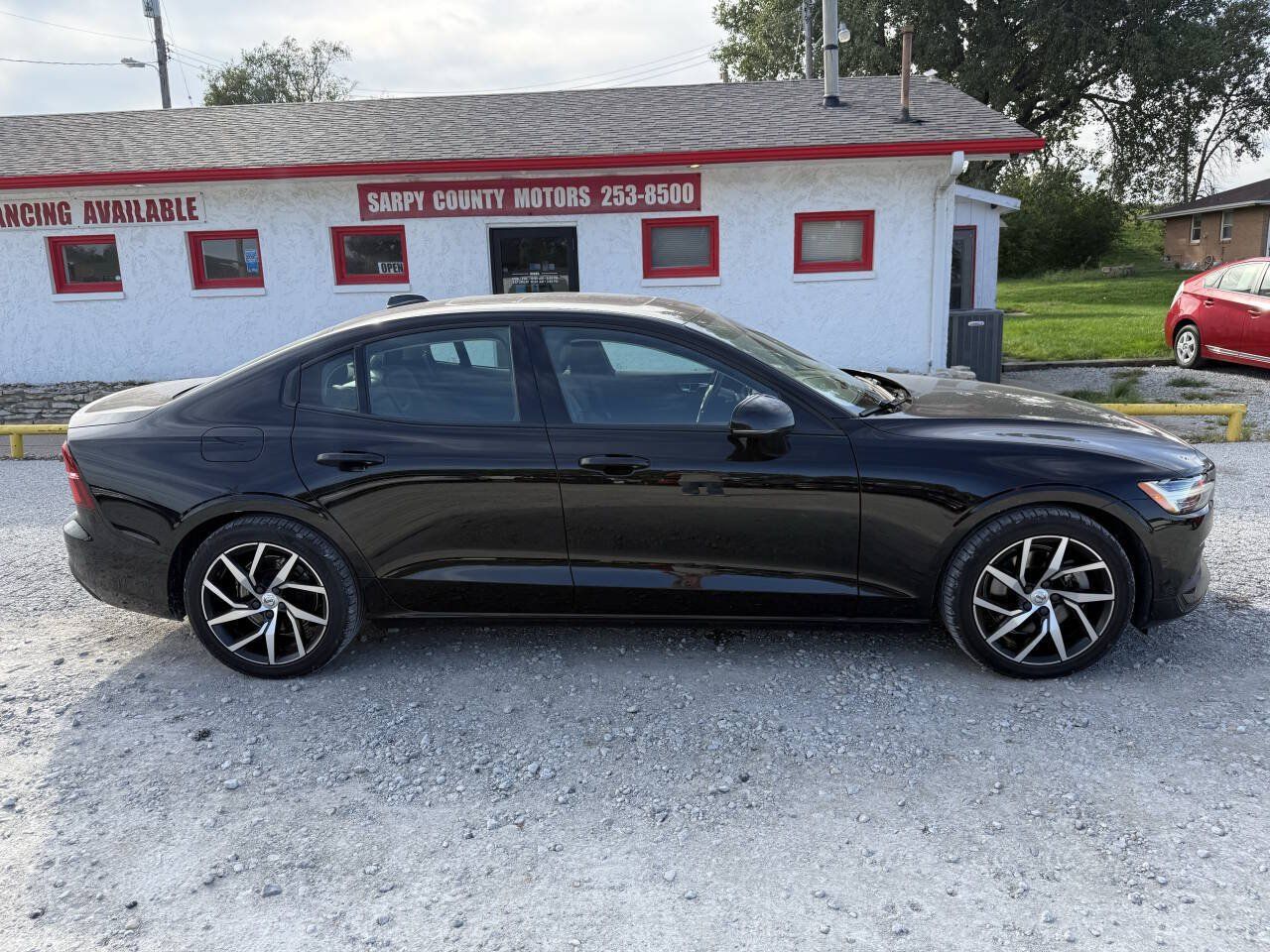 Used 2019 Volvo S60 T5 Momentum w/ Premium Package FWD image 2