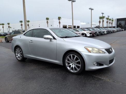 Used 2010 Lexus IS 250C RWD image 2
