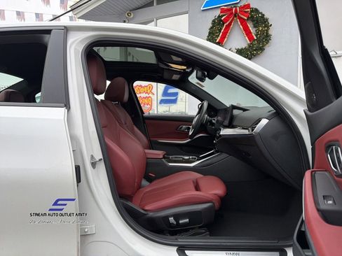 Used 2023 BMW 330i xDrive 330i xDrive w/ Premium Package image 11