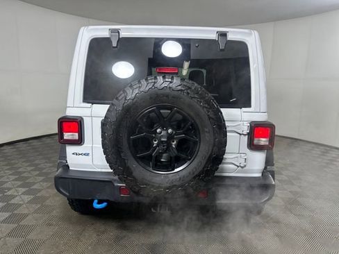 Used 2024 Jeep Wrangler Unlimited image 4