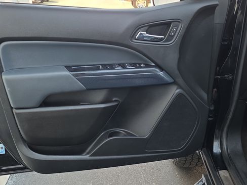 Used 2021 Chevrolet Colorado Z71 w/ Z71 Midnight Edition image 13