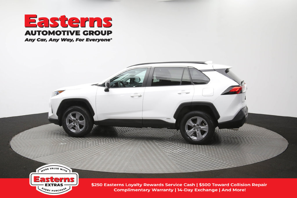 Used 2022 Toyota RAV4 LE AWD/4WD image 63