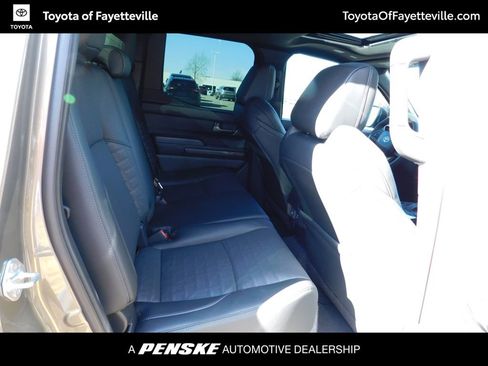 Used 2025 Toyota Tacoma TRD Off-Road w/ TRD Off Road Premium Package image 5