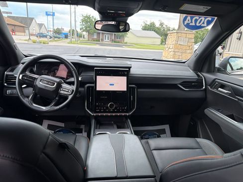Used 2024 GMC Acadia AT4 w/ Luxury Package AWD/4WD image 6
