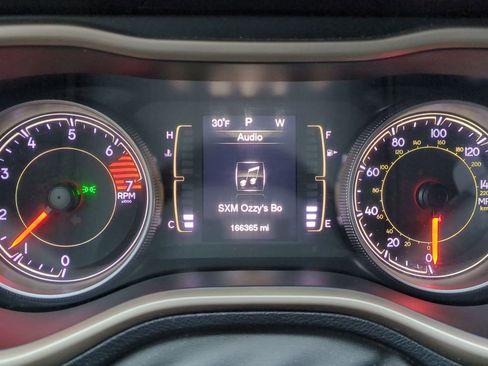 Used 2016 Jeep Cherokee Latitude w/ Comfort/Convenience Group image 37