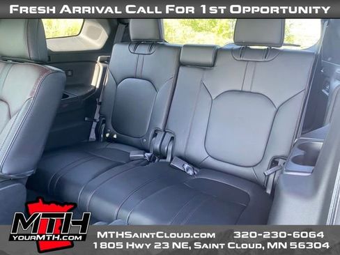Used 2023 Honda Pilot Elite image 11
