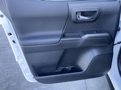 Used 2023 Toyota Tacoma TRD Off-Road w/ Advanced Technology Package image 27