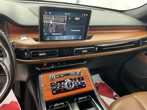 Used 2020 Lincoln Aviator Reserve w/ Class IV Trailer Tow Package AWD/4WD image 13