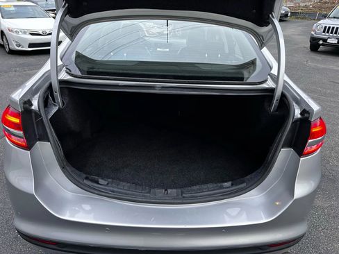 Used 2018 Ford Fusion SE w/ Equipment Group 201A image 49