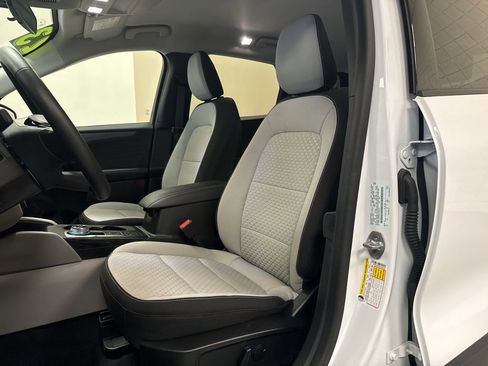 Used 2023 Ford Escape Active image 8