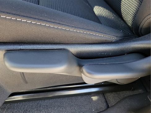 New 2026 GMC Canyon Elevation w/ Convenience Package image 13