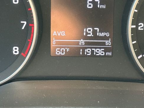 Used 2017 Hyundai Elantra SE image 16