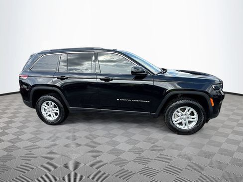 Used 2025 Jeep Grand Cherokee Laredo RWD image 5