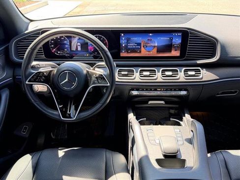 Used 2024 Mercedes-Benz GLE 450 4MATIC image 11