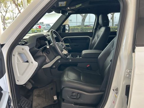 Used 2024 Land Rover Defender 110 S image 5
