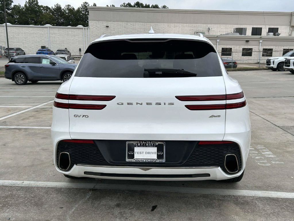 Used 2025 Genesis GV70 2.5T AWD/4WD image 4