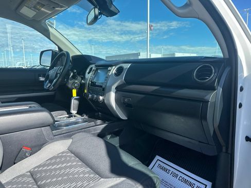 Used 2020 Toyota Tundra SR5 w/ SR5 Upgrade Package AWD/4WD image 35