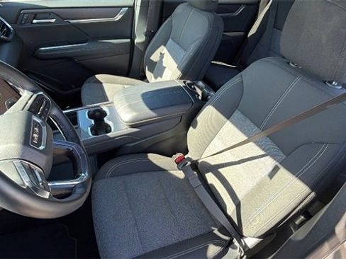 Used 2025 GMC Acadia Elevation image 19